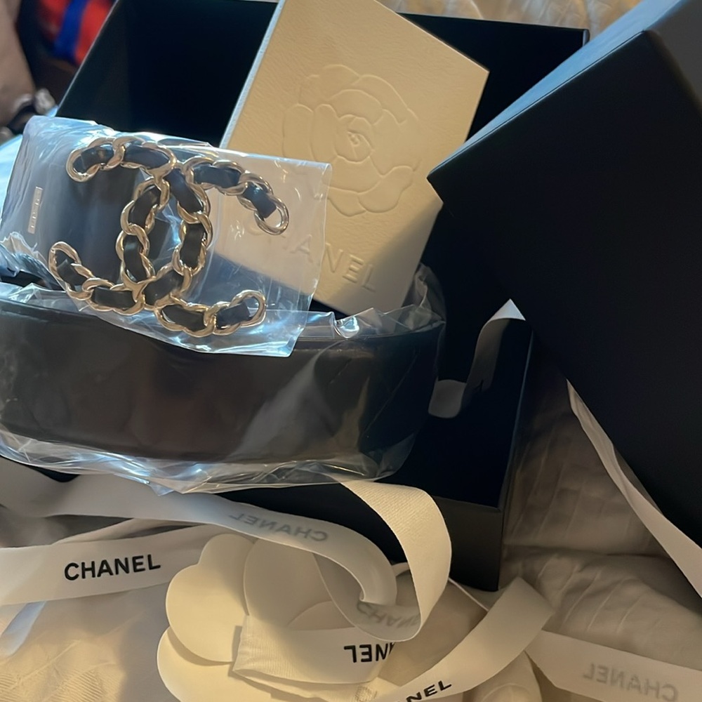 New!  2024 Chanel Calfskin Quilted Logo Belt - Picture 5 of 6